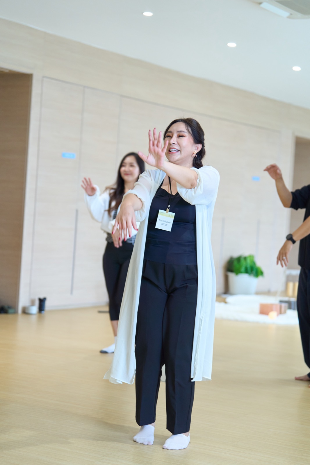 โยคะหัวเราะ (Laughter Yoga) ย่านอารีย์ – Graceful Laughter Academy
